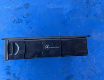 CD Player - Mercedes-Benz C-Class W203 [2000 - 2004] wagon 5-doors C 200 Kompressor AT (163 hp)