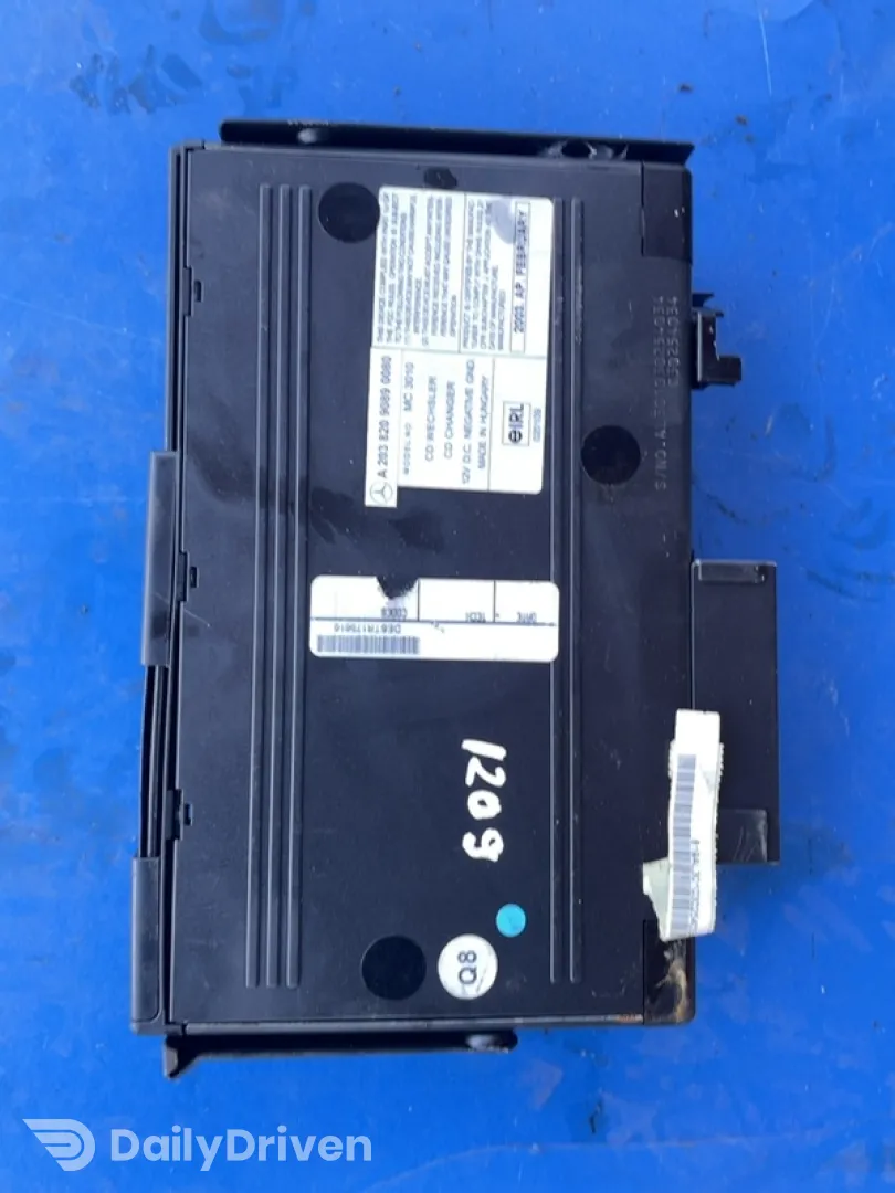 CD Player - Mercedes-Benz C-Class W203 [2000 - 2004] wagon 5-doors C 200 Kompressor AT (163 hp)