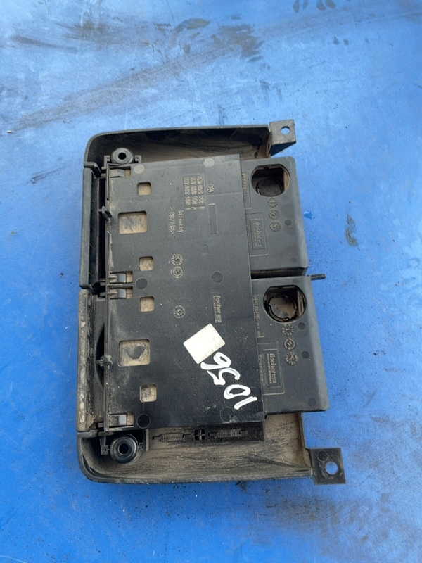 Suport pahare - Volkswagen Polo 3 generation [restyling] [2000 - 2002] Hatchback 3-doors 1.4 MT (60 hp)