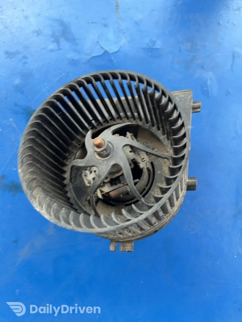 Ventilator habitaclu - Volkswagen Polo 3 generation [restyling] [2000 - 2002] Hatchback 3-doors 1.4 MT (60 hp)