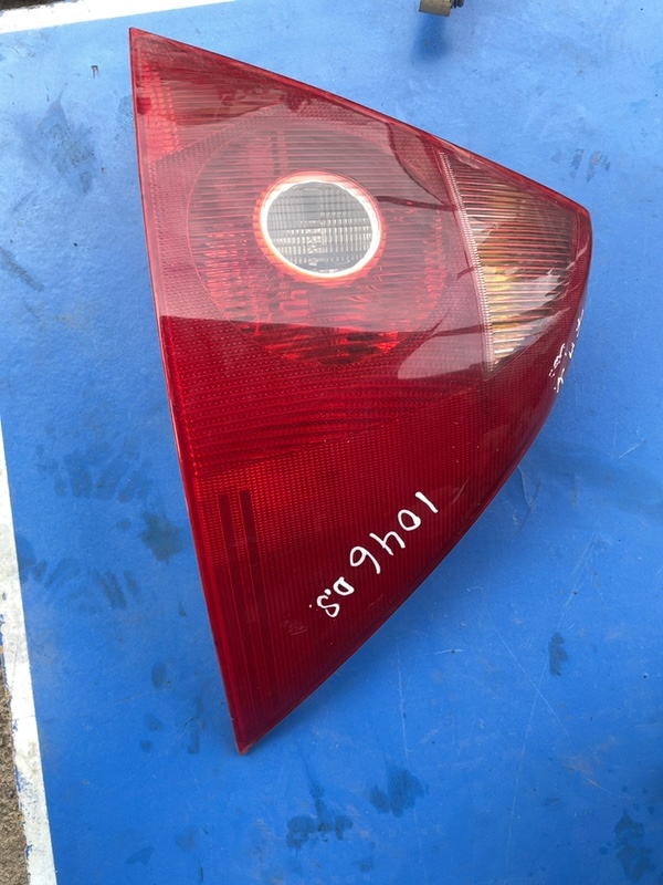 Lampă spate - Parte montare: Dreapta - Ford Mondeo 3 generation [2000 - 2003] Liftback 2.0 Di MT (115 hp)