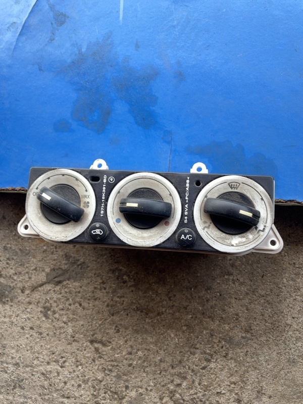 Panou comandă climă - Ford Mondeo 3 generation [2000 - 2003] Liftback 2.0 Di MT (115 hp)