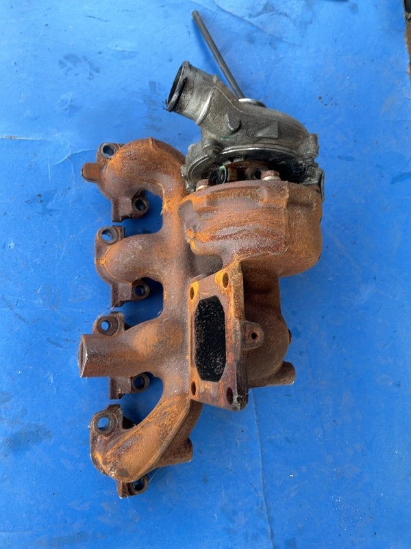 Turbosuflantă - Ford Mondeo 3 generation [2000 - 2003] Liftback 2.0 Di MT (115 hp)