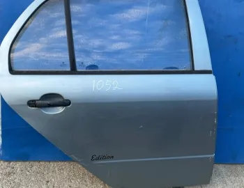 Ușă spate