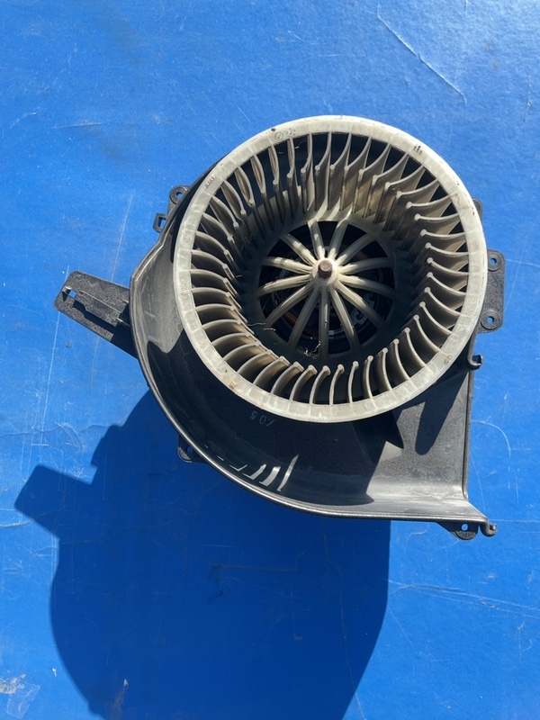 Ventilator habitaclu - Skoda Fabia 6Y [1999 - 2004] Hatchback 5-doors 1.2 MT (54 hp)
