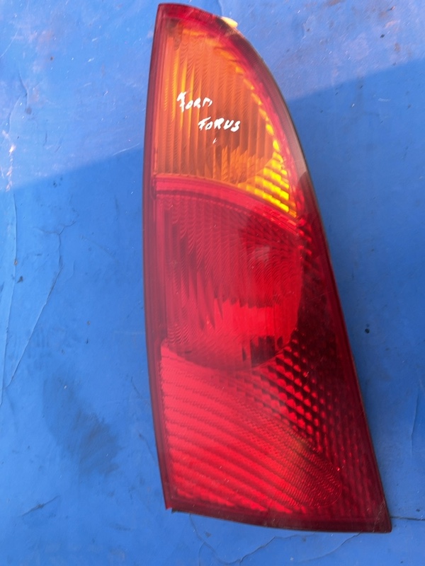 Lampă spate - Parte montare: Dreapta , Varianta: Hatchback - Ford Focus 1 generation [1998 - 2004]