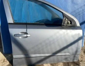 Ușă față