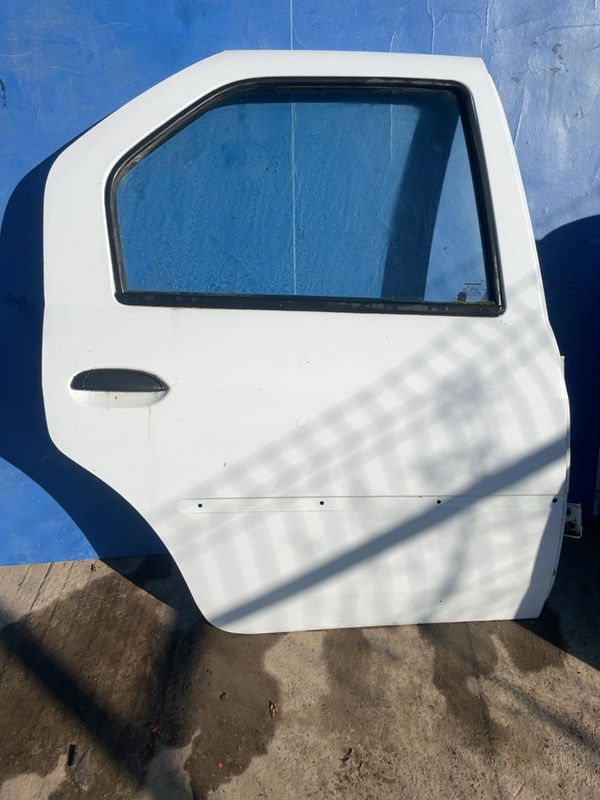 Ușă spate - Culoare: Alb, Parte montare: Dreapta - Dacia Logan 1 generation [2004 - 2008] Sedan 1.4 MT (75 hp)