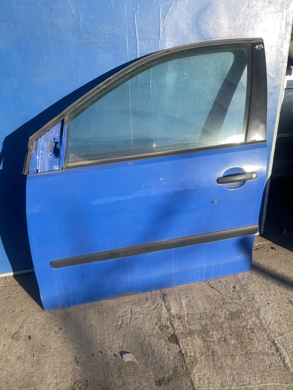 Ușă față - Parte montare: Stânga - Volkswagen Polo 4 generation [restyling] [2005 - 2009] Hatchback 5-doors 1.2 MT (65 hp)