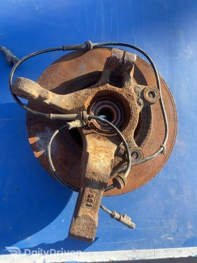 Fuzetă - Parte montare: Stânga - Nissan Micra 3 generation [2002 - 2010] Hatchback 3-doors 1.4 MT (88 hp)