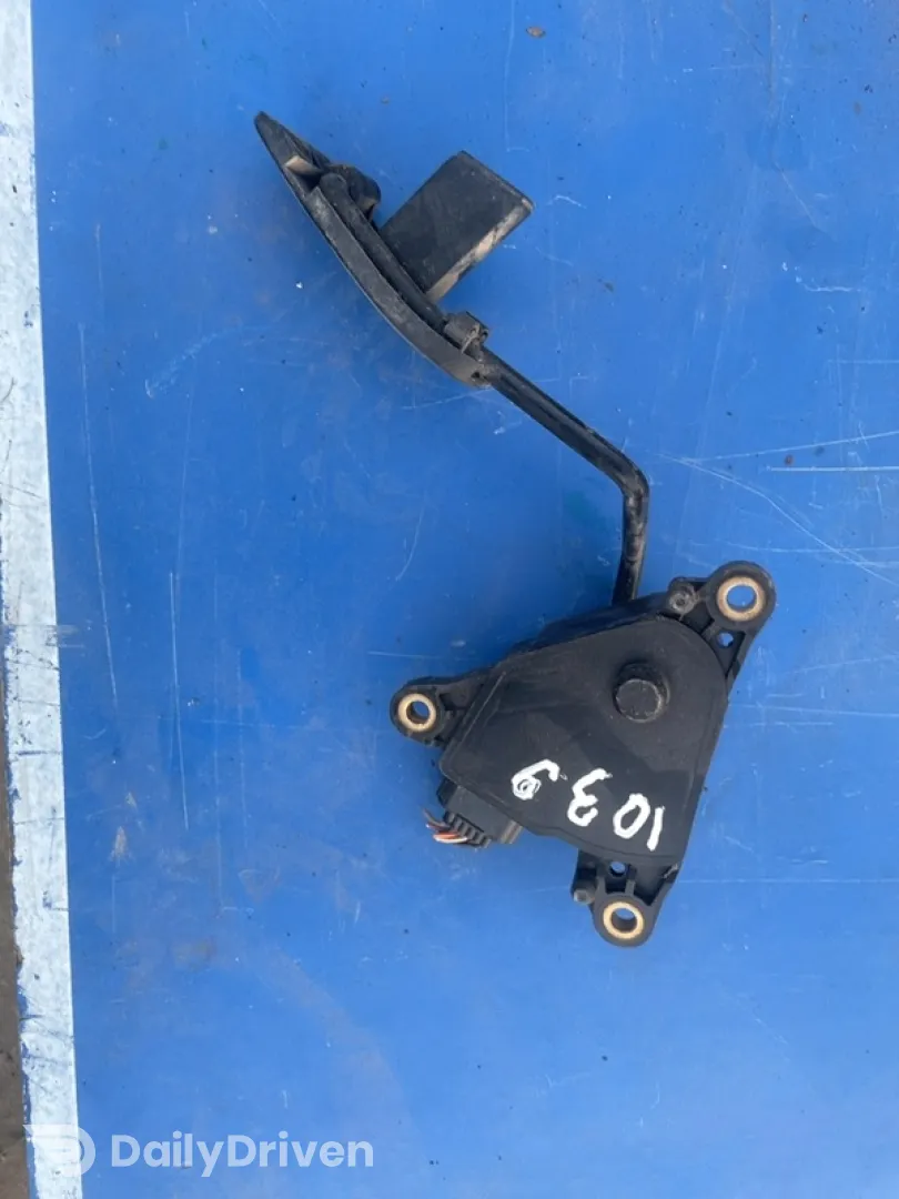 Pedală accelerație - Nissan Micra 3 generation [2002 - 2010] Hatchback 3-doors 1.4 MT (88 hp)