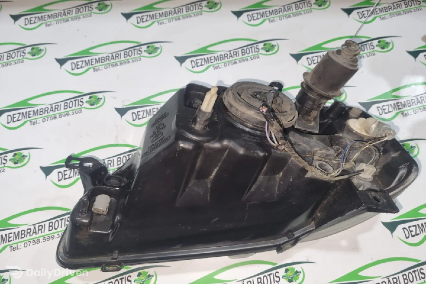 Far dreapta COMPLECT Dacia Logan  [2004 - 2008] Sedan 1.6 MT (87 hp)