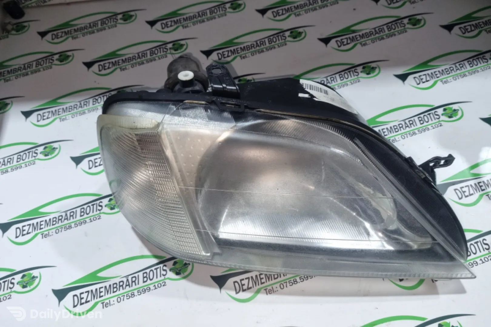 Far dreapta COMPLECT Dacia Logan  [2004 - 2008] Sedan 1.6 MT (87 hp)