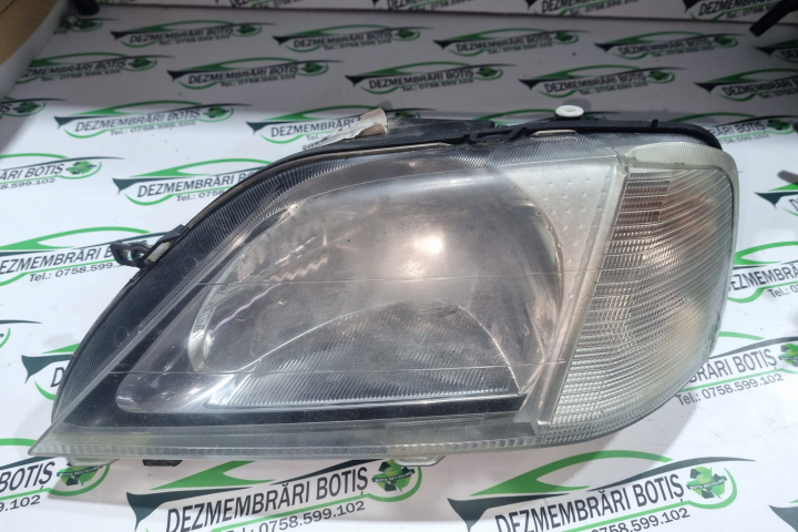 Far stanga COMPLET Dacia Logan  [2004 - 2008] Sedan 1.6 MT (87 hp)