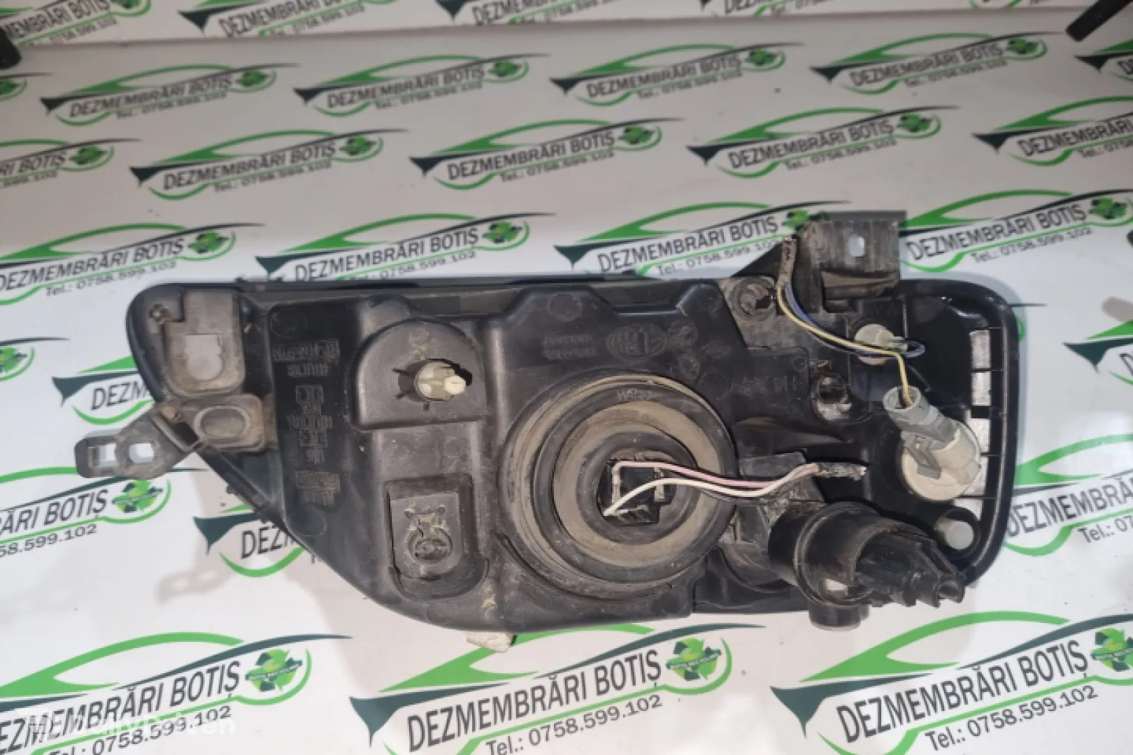 Far stanga COMPLET Dacia Logan  [2004 - 2008] Sedan 1.6 MT (87 hp)