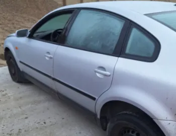 Suport maner deschidere din exterior usa spate stanga Volkswagen VW Passat B5 [1996 - 2000] Sedan 4-usi 1.9 TDI MT (90 hp)