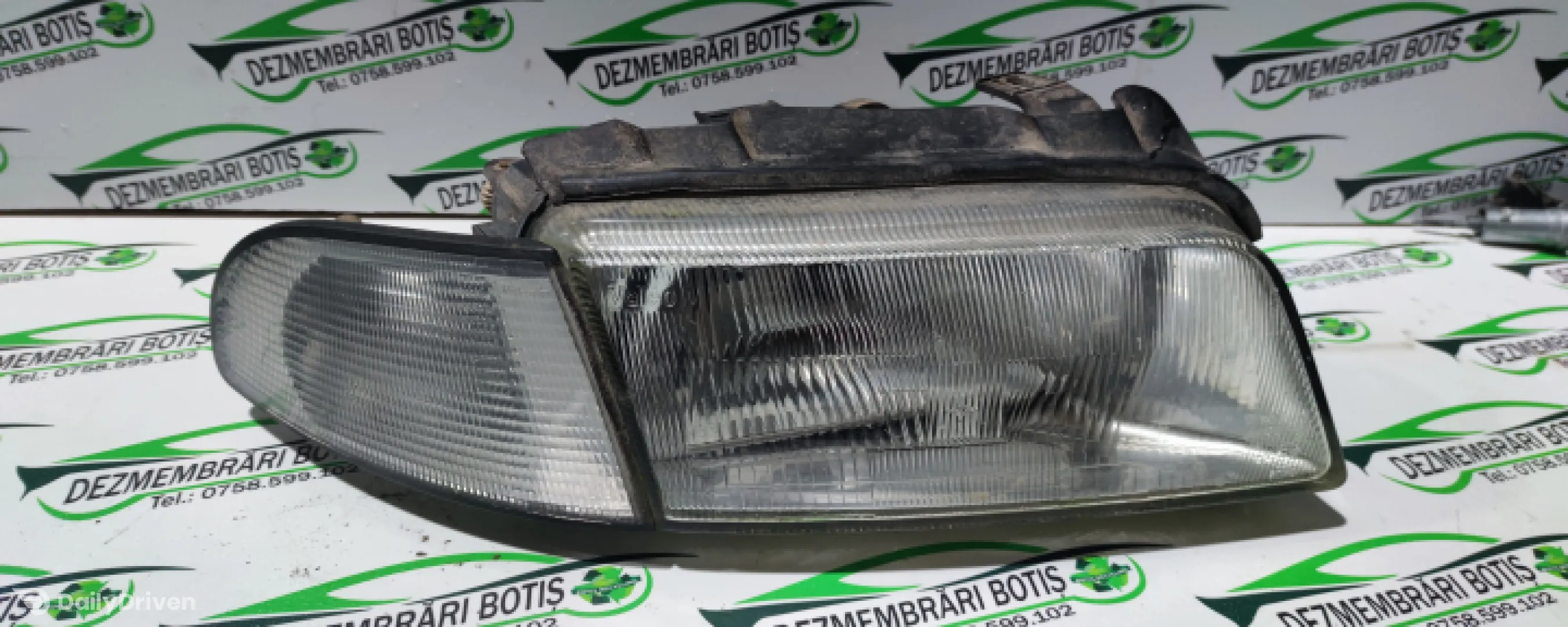 Lampa semnalizare fata dreapta Audi A4 B5 [1994 - 1999] Sedan 1.6 MT (101 hp)
