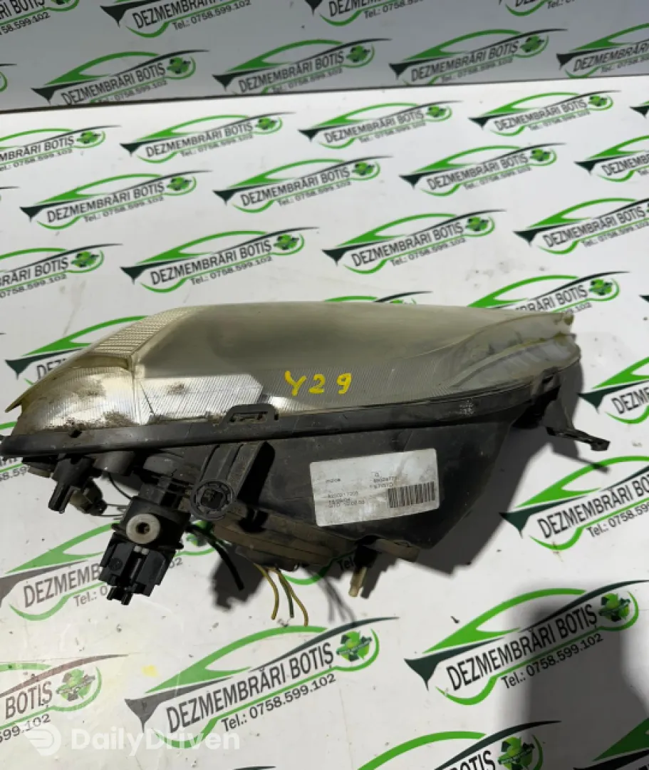 Far stanga Dacia Logan  [2004 - 2008] Sedan 1.4 MT (75 hp)
