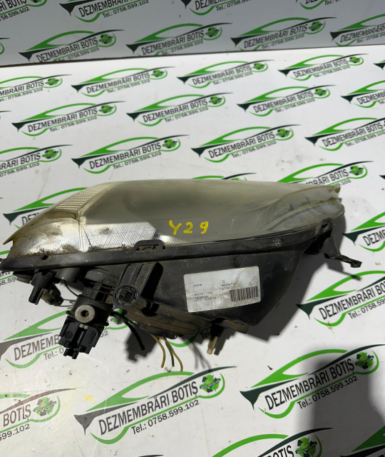 Far stanga Dacia Logan  [2004 - 2008] Sedan 1.4 MT (75 hp)