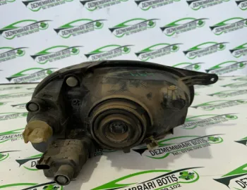 Far stanga Opel Corsa B [1993 - 2000] Hatchback 3-usi 1.2i MT (45 hp)