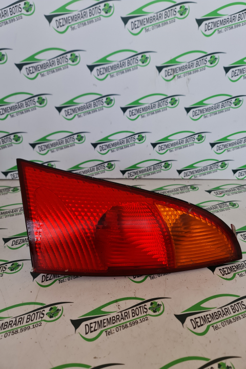 Lampa stop dreapta pe aripa Ford Focus  [1998 - 2004] Hatchback 3-usi 1.6 MT (98 hp)
