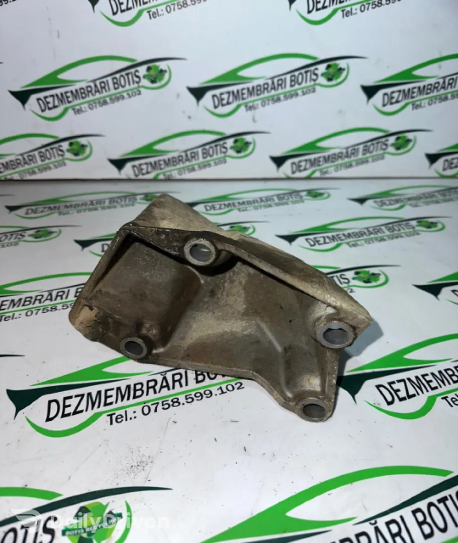 Suport motor 8DO199307H Volkswagen VW Passat B5.5 [facelift] [2000 - 2005] Sedan 1.9 TDI MT (101 hp)
