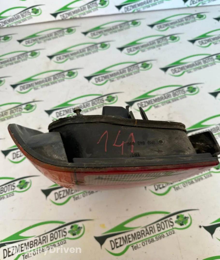 Lampa stop dreapta pe aripa Volkswagen VW Polo 3 6N [1994 - 2001] Hatchback 5-usi 1.0 MT (50 hp)