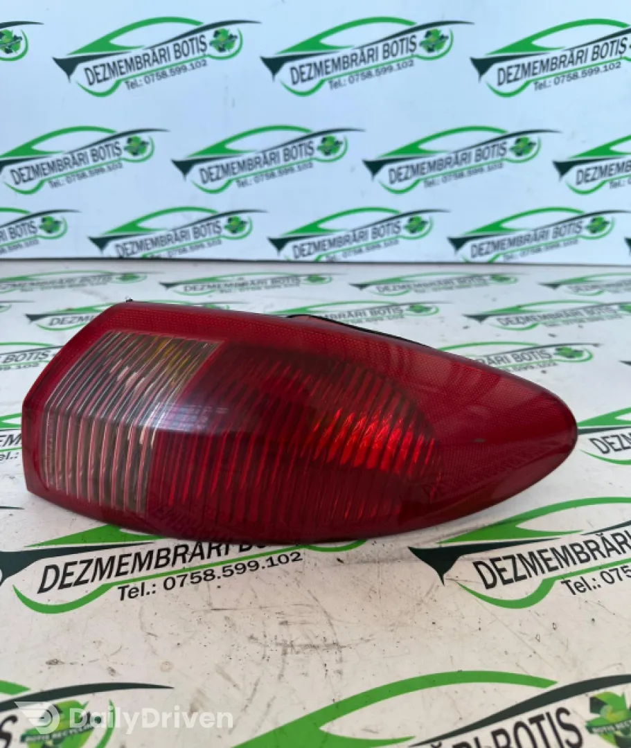 Lampa stop dreapta pe aripa Alfa Romeo 147  [2000 - 2004] Hatchback 3-usi 1.9 JTD MT (115 hp)