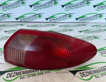 Lampa stop dreapta pe aripa Alfa Romeo 147  [2000 - 2004] Hatchback 3-usi 1.9 JTD MT (115 hp)