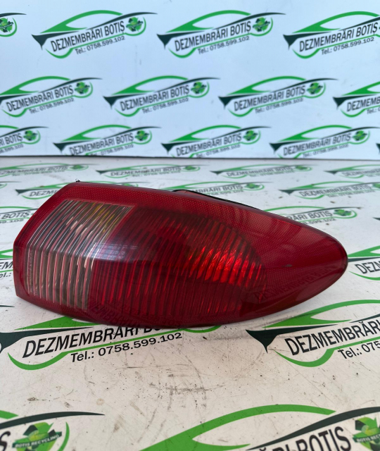 Lampa stop dreapta pe aripa Alfa Romeo 147  [2000 - 2004] Hatchback 3-usi 1.9 JTD MT (115 hp)