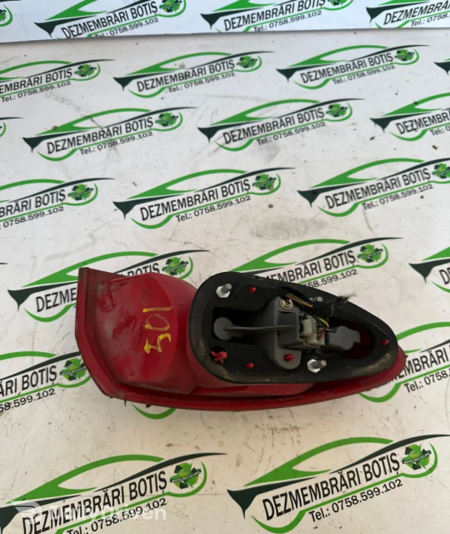 Lampa stop dreapta pe aripa Alfa Romeo 147  [2000 - 2004] Hatchback 3-usi 1.9 JTD MT (115 hp)