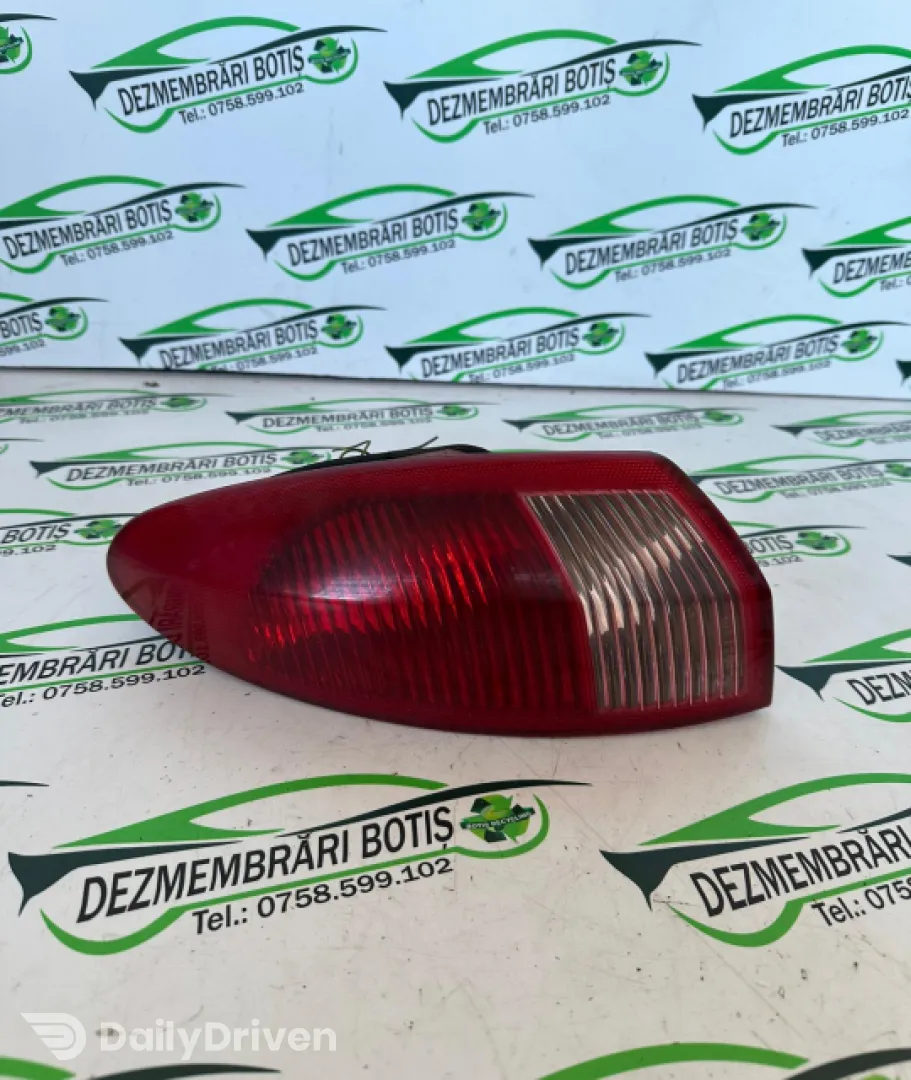 Lampa stop stanga pe aripa Alfa Romeo 147  [2000 - 2004] Hatchback 3-usi 1.9 JTD MT (115 hp)