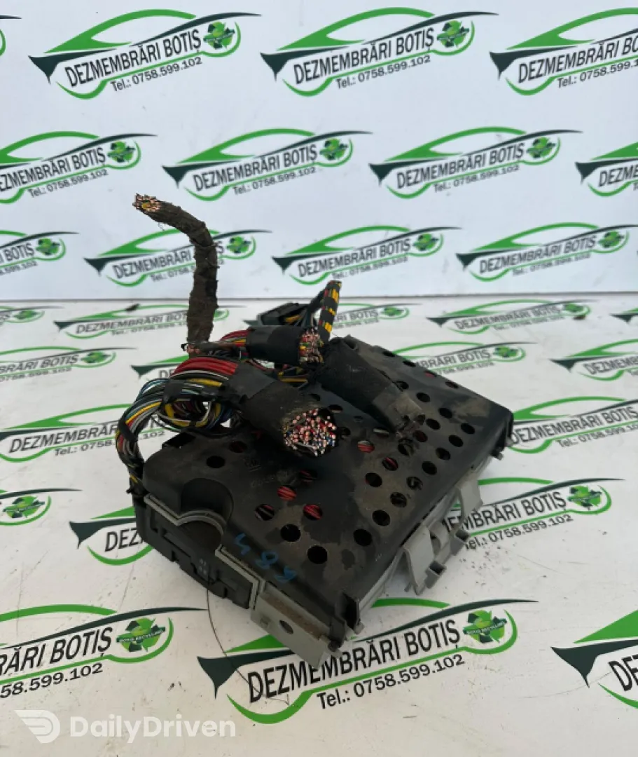Panou sigurante si relee Opel Astra G [1998 - 2009] Hatchback 5-usi 1.6 MT (75 hp)