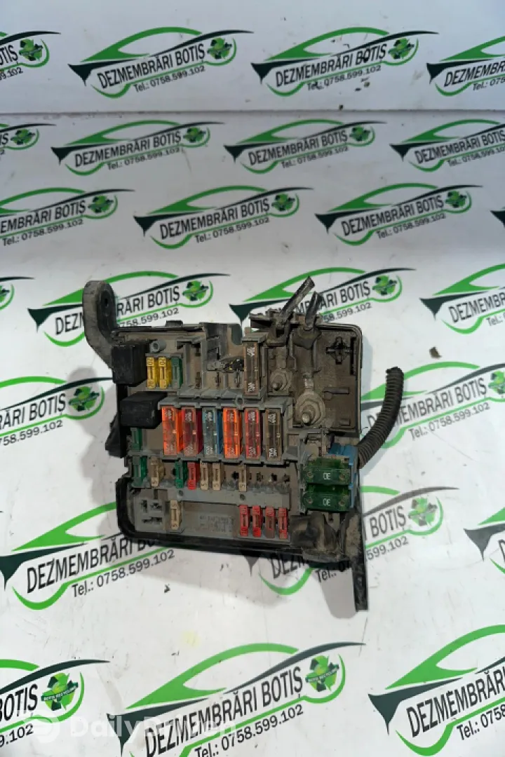 Panou sigurante si relee 9641853880 Peugeot 206  [1998 - 2003] Hatchback 3-usi 1.9 D MT (70 hp)