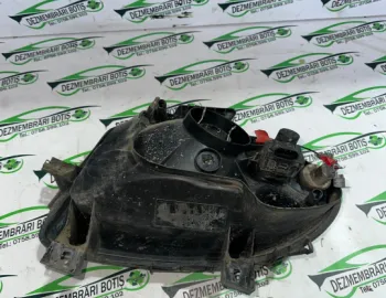 Far dreapta Renault Clio 2 [1998 - 2005] Hatchback 5-usi 1.2 MT (75 hp)