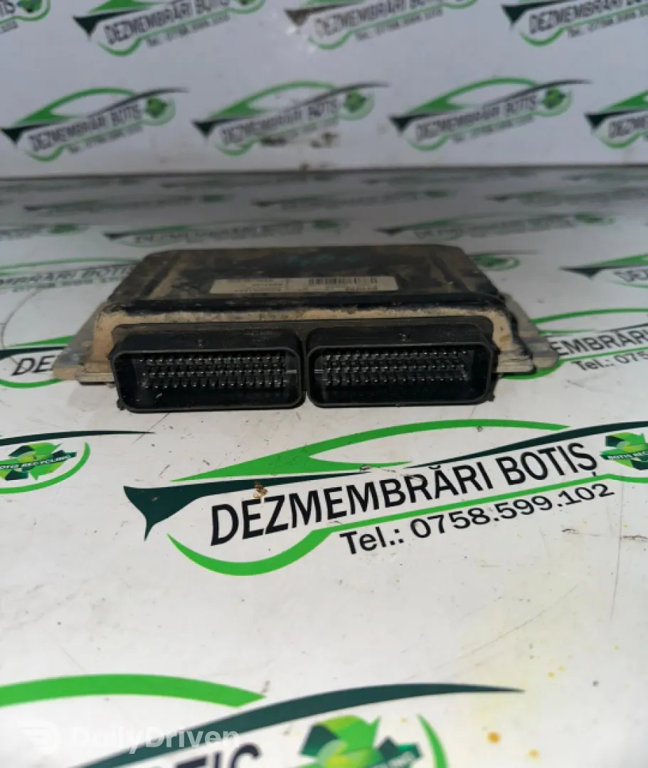 Calculator motor ECU 8200061281 Renault Clio 2 [1998 - 2005] Hatchback 5-usi 1.2 MT (75 hp)