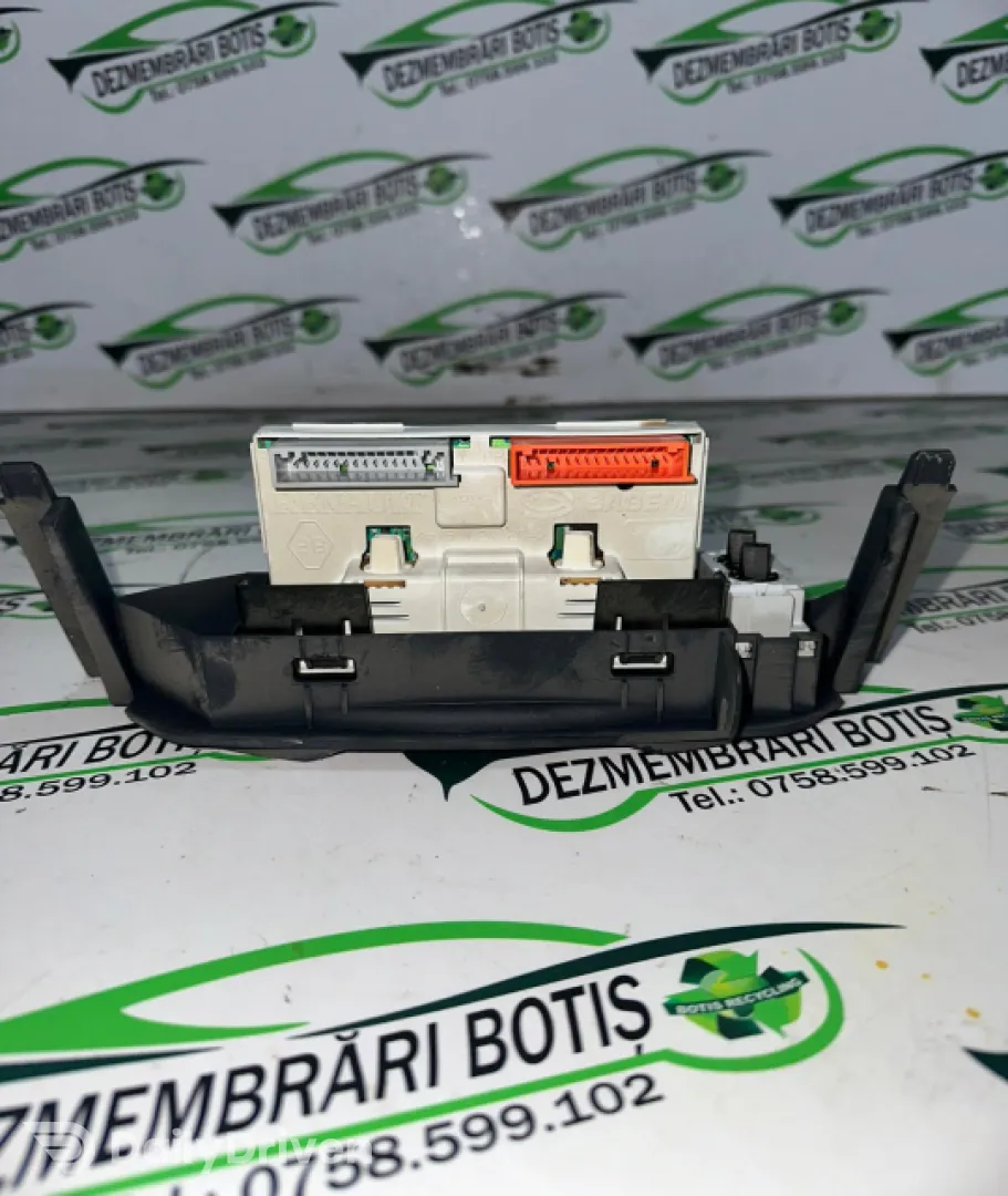 Display bord P7700436307 A Renault Clio 2 [1998 - 2005] Hatchback 5-usi 1.2 MT (75 hp)
