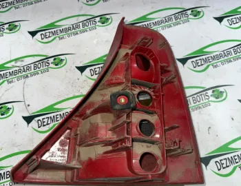 Lampa stop stanga pe aripa Renault Clio 2 [1998 - 2005] Hatchback 5-usi 1.2 MT (75 hp)