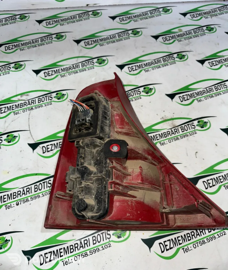 Lampa stop dreapta pe aripa Renault Clio 2 [1998 - 2005] Hatchback 5-usi 1.2 MT (75 hp)