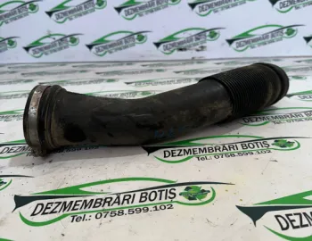 Furtun admisie 058 129 627 E Audi A4 B5 [1994 - 1999] Sedan 1.6 MT (101 hp)