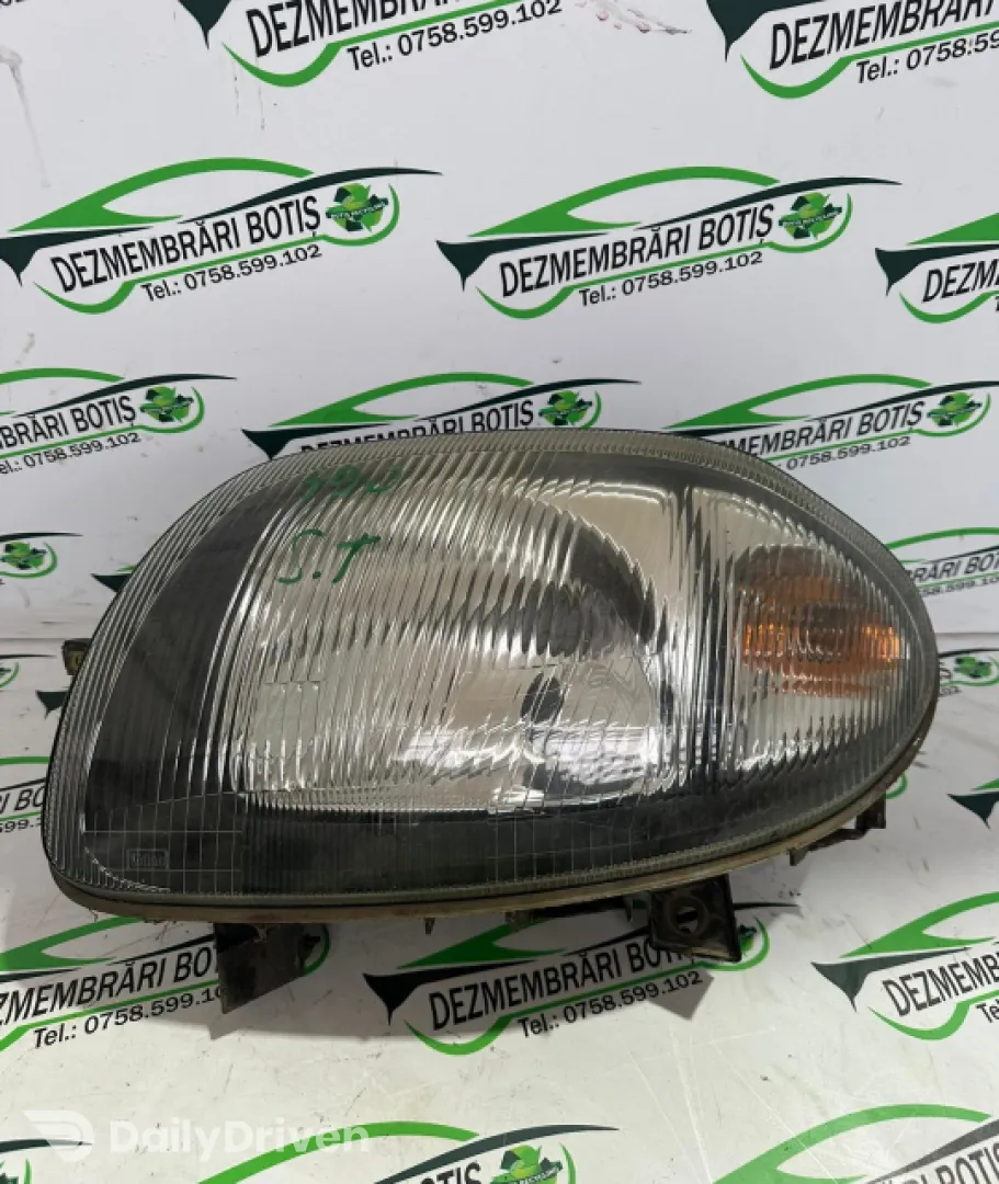 Far stanga Renault Clio 2 [1998 - 2005] Hatchback 5-usi 1.2 MT (75 hp)