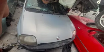 Fuzeta fata stanga Renault Clio 2 [1998 - 2005] Hatchback 5-usi 1.2 MT (75 hp)
