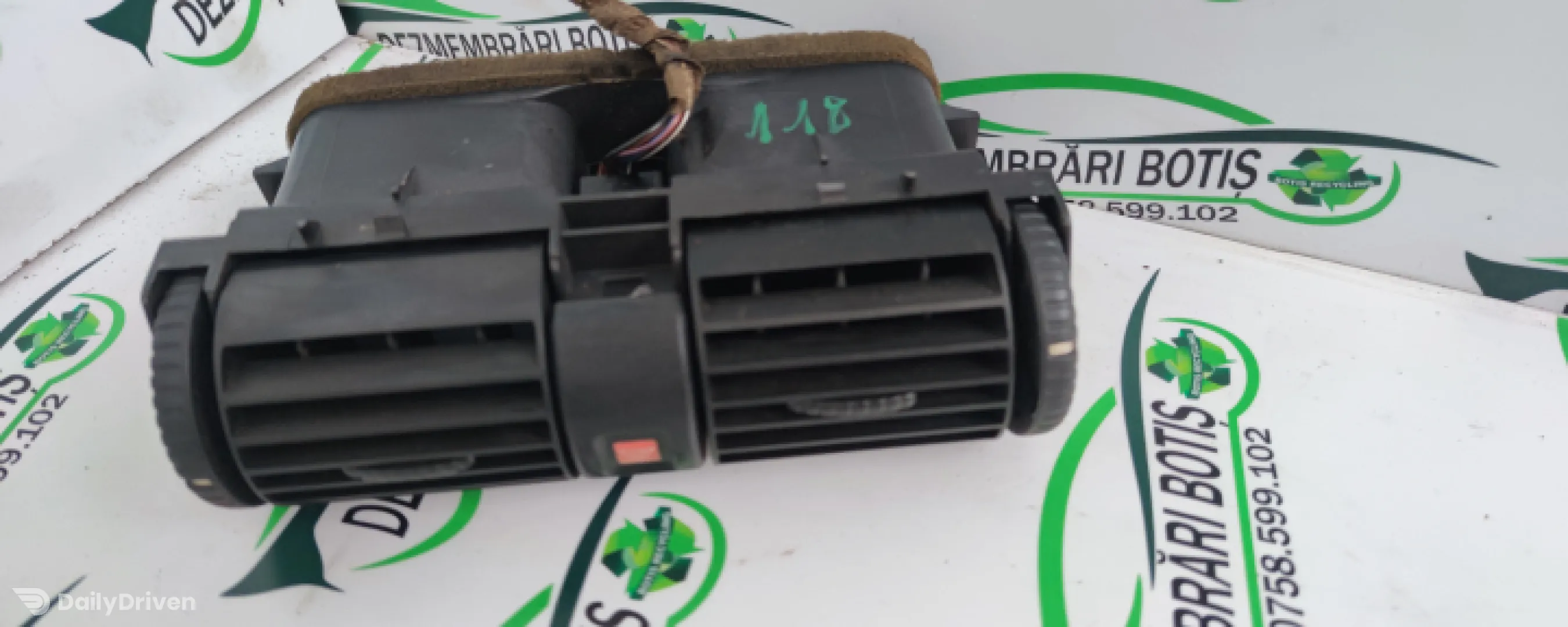 Grila ventilatie bord centru Opel Astra G [1998 - 2009] wagon 5-usi 2.0 DTI MT (101 hp)