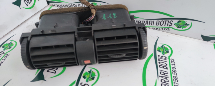 Grila ventilatie bord centru Opel Astra G [1998 - 2009] wagon 5-usi 2.0 DTI MT (101 hp)