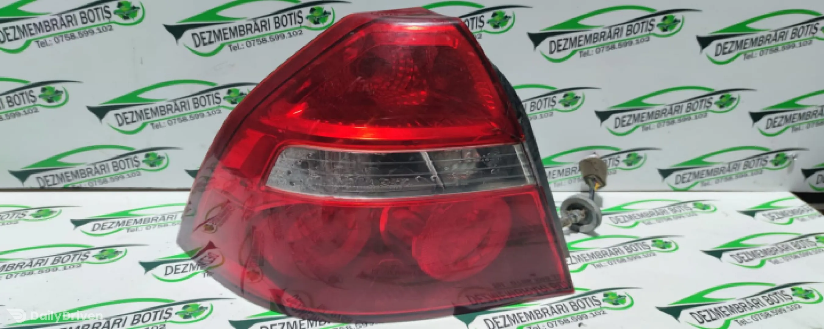Lampa stop stanga pe aripa Chevrolet Aveo T200 [2003 - 2008] Sedan 1.4 MT (82 hp)