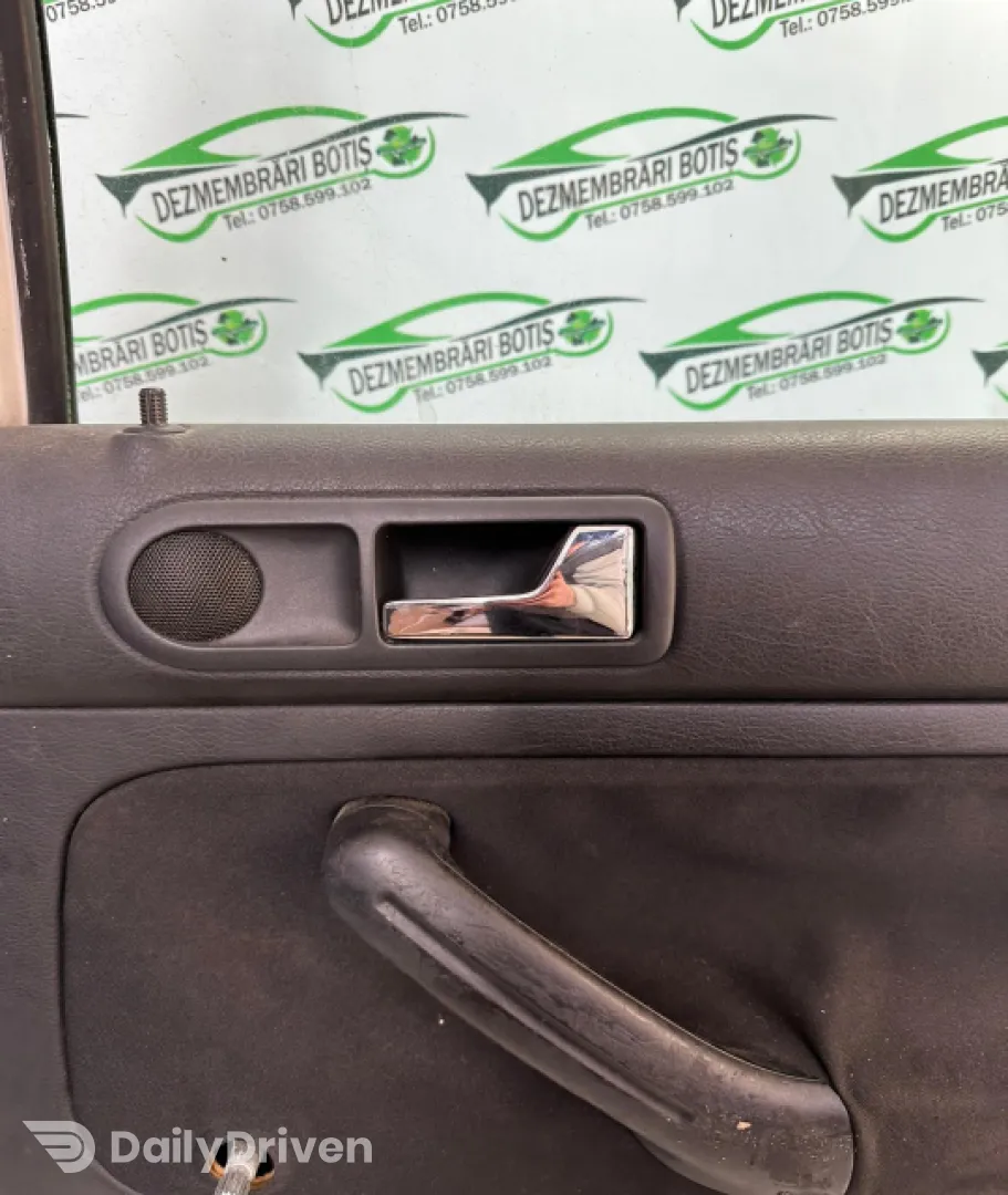 Maner deschidere din interior usa spate dreapta Volkswagen VW Golf 4 [1997 - 2006] Hatchback 5-usi 1.4 MT (75 hp)