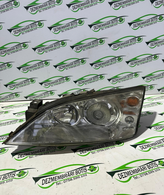 Far stanga Ford Mondeo 3 [2000 - 2003] wagon 2.0 Di MT (115 hp)