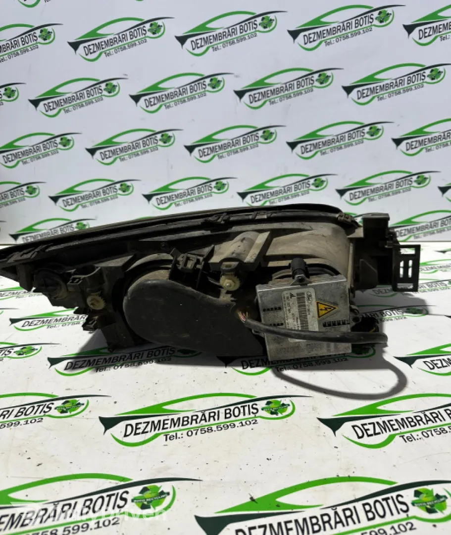 Far stanga Ford Mondeo 3 [2000 - 2003] wagon 2.0 Di MT (115 hp)