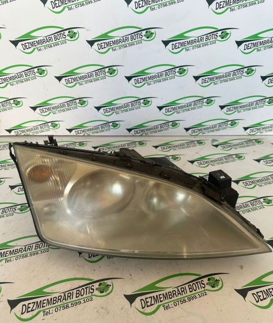 Far dreapta Ford Mondeo 3 [2000 - 2003] wagon 2.0 Di MT (90 hp)