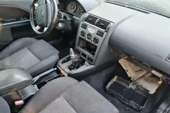Far dreapta Ford Mondeo 3 [2000 - 2003] wagon 2.0 Di MT (90 hp)